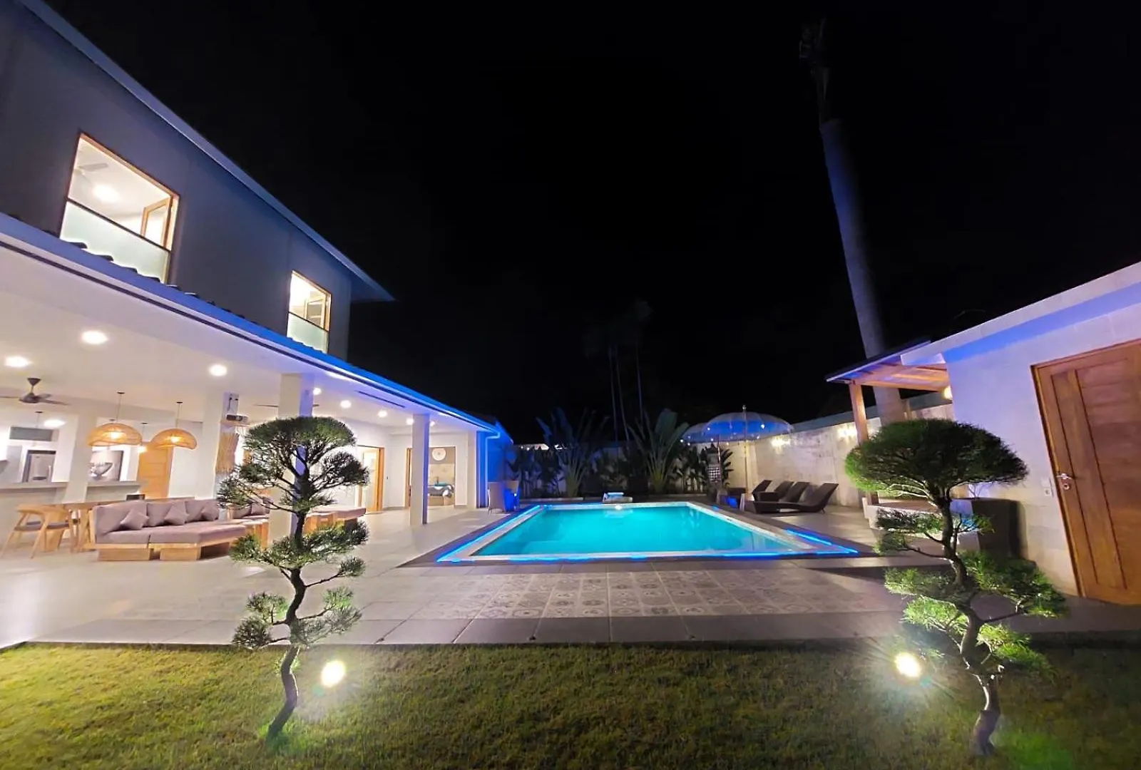 De La Villa تْشانغو 0*,  إندونيسيا