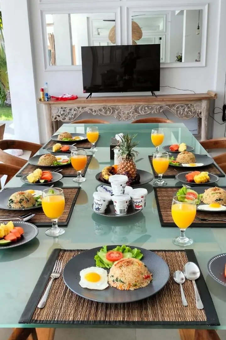 De La Villa تْشانغو 0*,  إندونيسيا